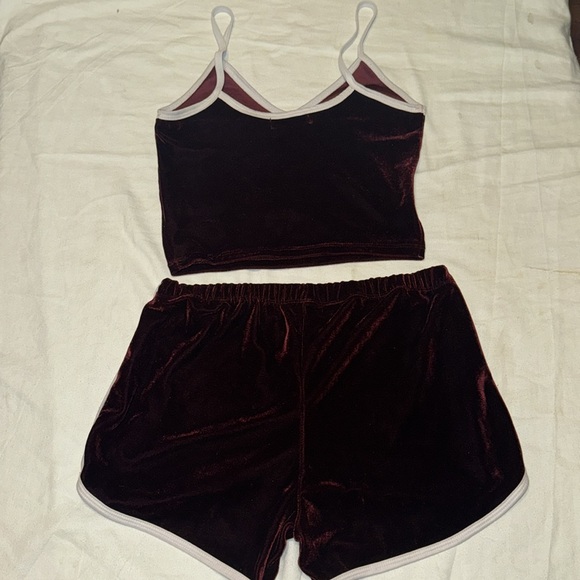 Velvet 2pc set - Picture 4 of 5